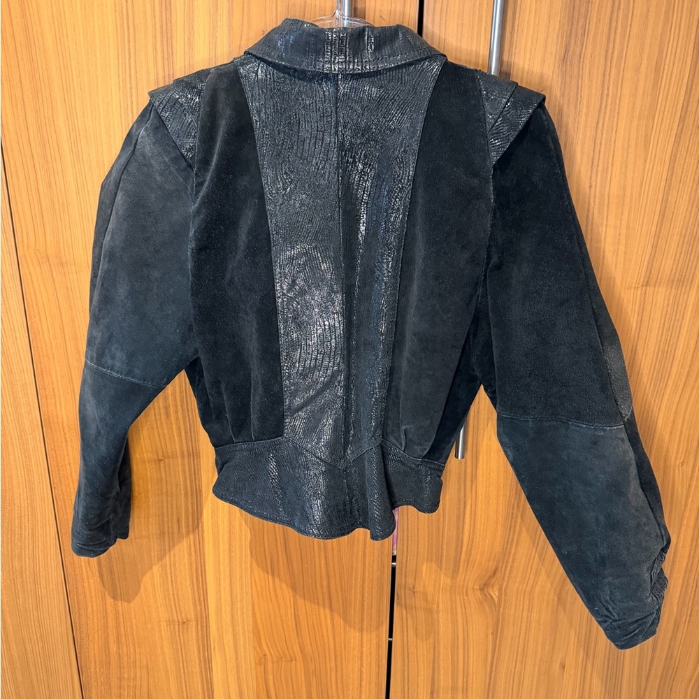Vintage G-3 1980’s Women's Black Suede Jacket with shimmer detail-size small